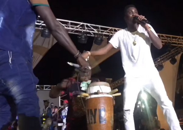 Concert Waly Seck – Cheikh Mbaye a mis la barre très haute aux HLM (Vidéo)