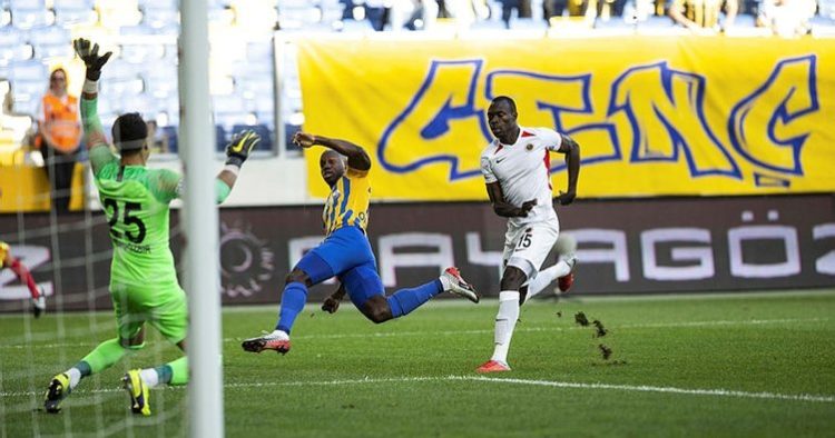 Super Lig : Le magnifique but de Zarco Touré (Vidéo)