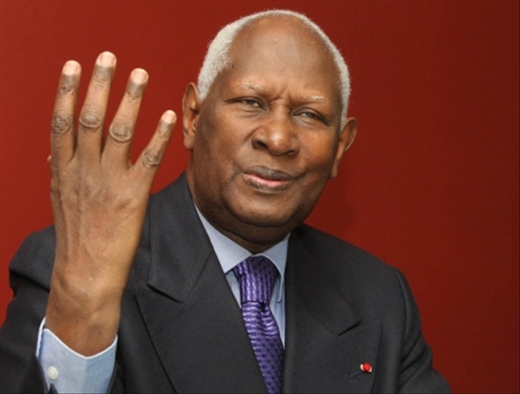 Après un tweet annonçant sa mort : l’ex prési Abdou Diouf se « ressuscite »