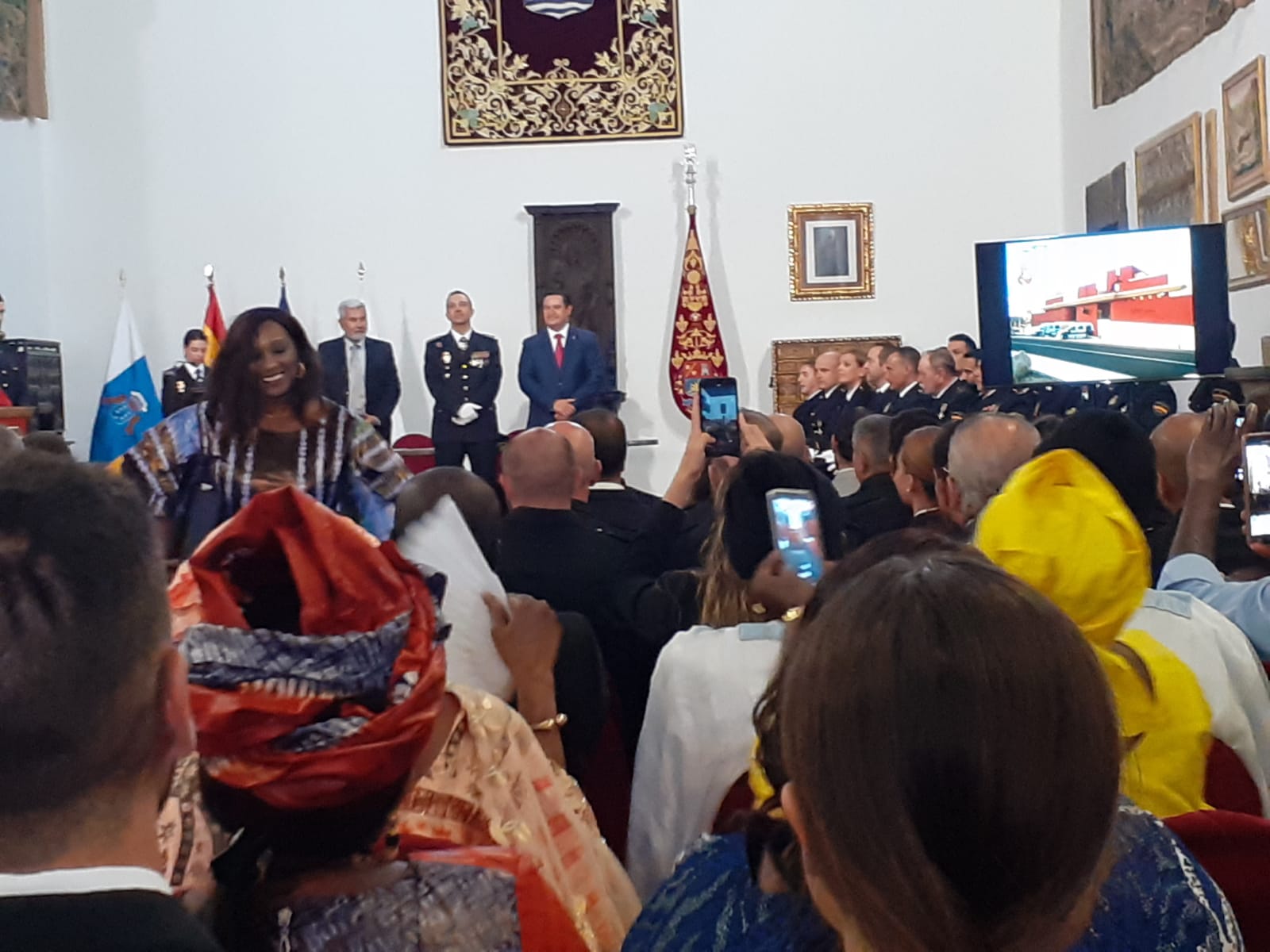 img 20191002 wa0077 - Une sénégalaise récompensée par la police de Tenerife