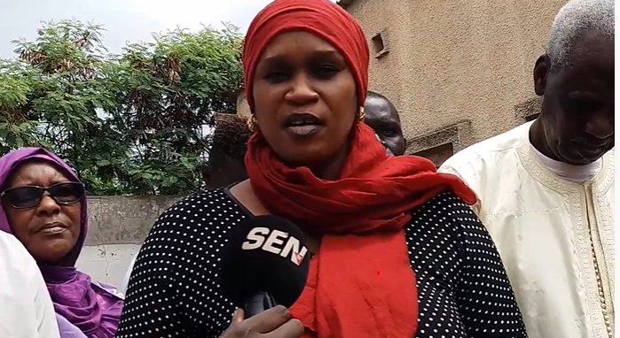 CEM HLM4C : Hcct Lala A. Fall aide à sortir l’école des eaux et des ordures