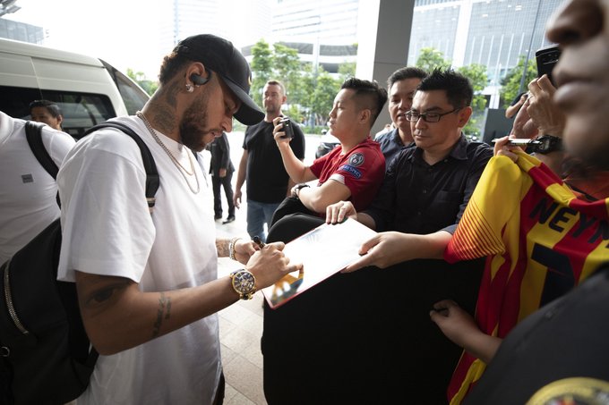 Brésil-Sénégal : Neymar et Cie bien arrivés à Singapour… (Vidéo)
