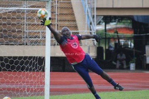 Insolite : Weah s’entraîne avec le Liberia