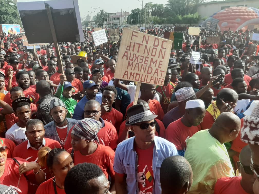 Dakar : Revivez en images la manifestation des Guinéens contre Alpha Condé