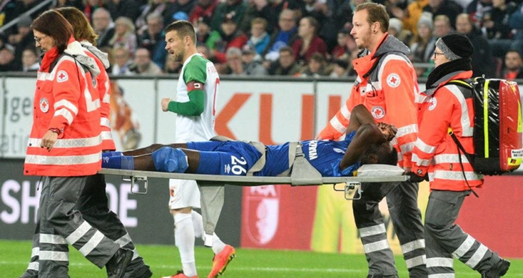 Bundesliga : Salif Sané sorti sur civière et évacué directement à l’hôpital