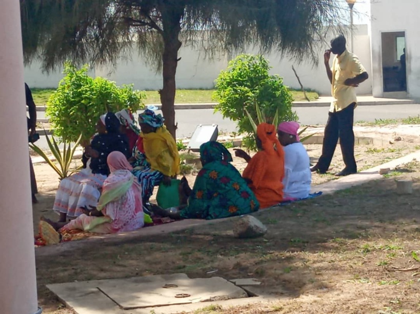 Tribunal de Dakar : Juste une dizaine de militants pour soutenir Boughazély