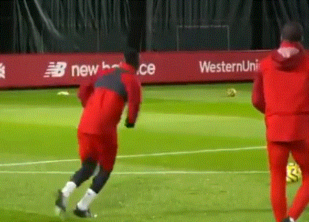 Entraînement à Liverpool : Mané brille sur coup-franc… (vidéo)