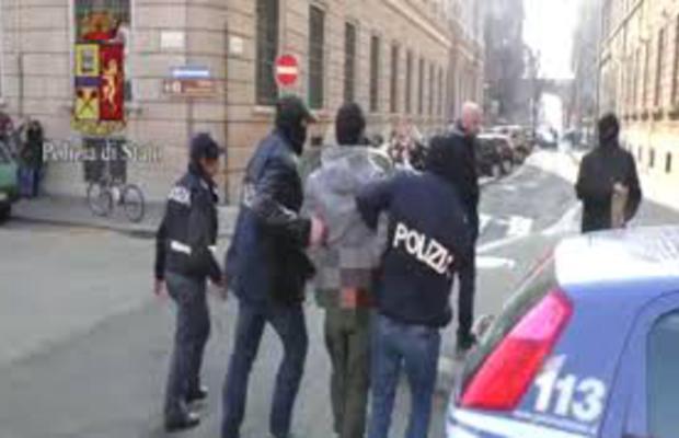 Italie : Le Sénégalais roue les douaniers de coups de poing…