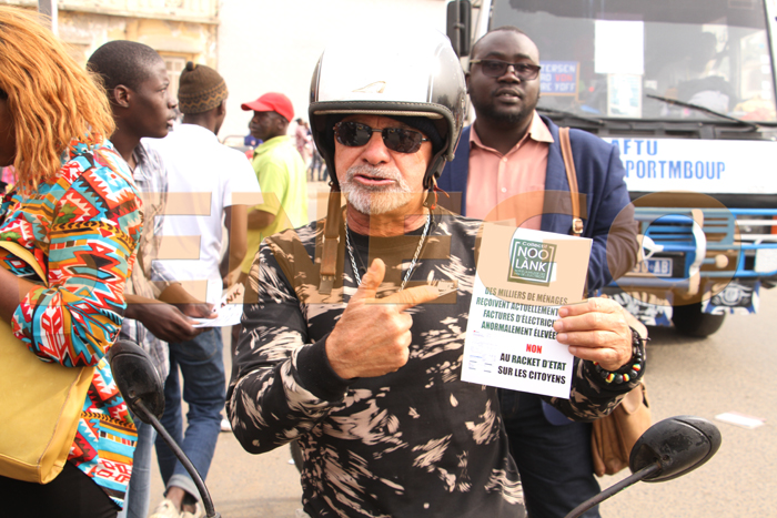 (25) Photos: Noo lank - Comment la Police a encadré la manif aux flyers...