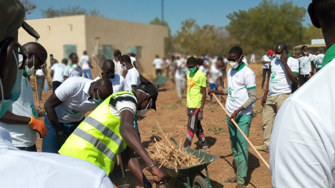 Cleaning Day : Après l’Ucad, le Meer sert un grand coup de balais à l’Universtié de Thiès