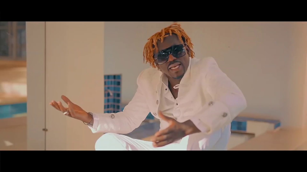 « Leumbeul lu Vip », le nouveau clip de Pape Thiopet