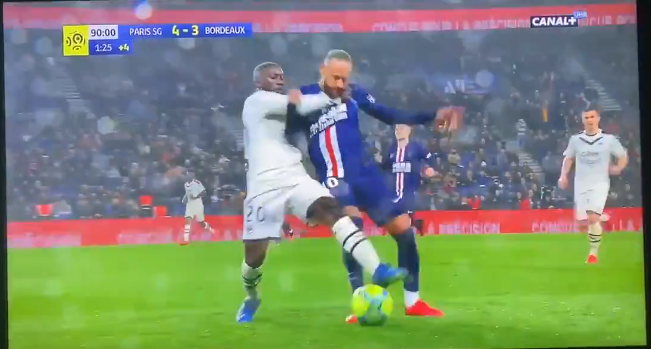 L’action autoritaire de Sabaly qui a énervé Neymar (vidéo)