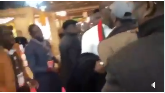 Paris: Autorités et citoyens sénégalais se battent au sujet de Guy Marius (Vidéo)