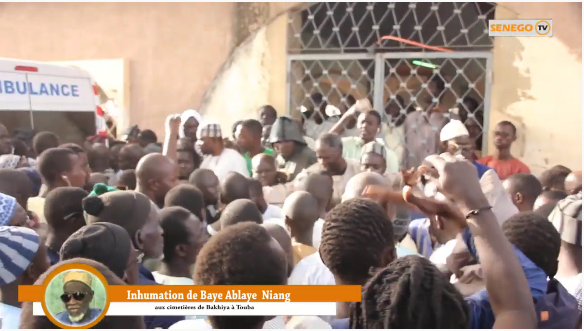 Touba – Inhumation de Baye Ablaye Niang au cimetière de Bakhiya (Senego TV)