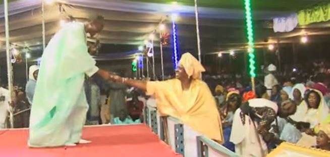 Anniversaire Cheikh Bou Diop: L’intégralité du Gamou avec Serigne Khadim Gaydel…(vidéos)