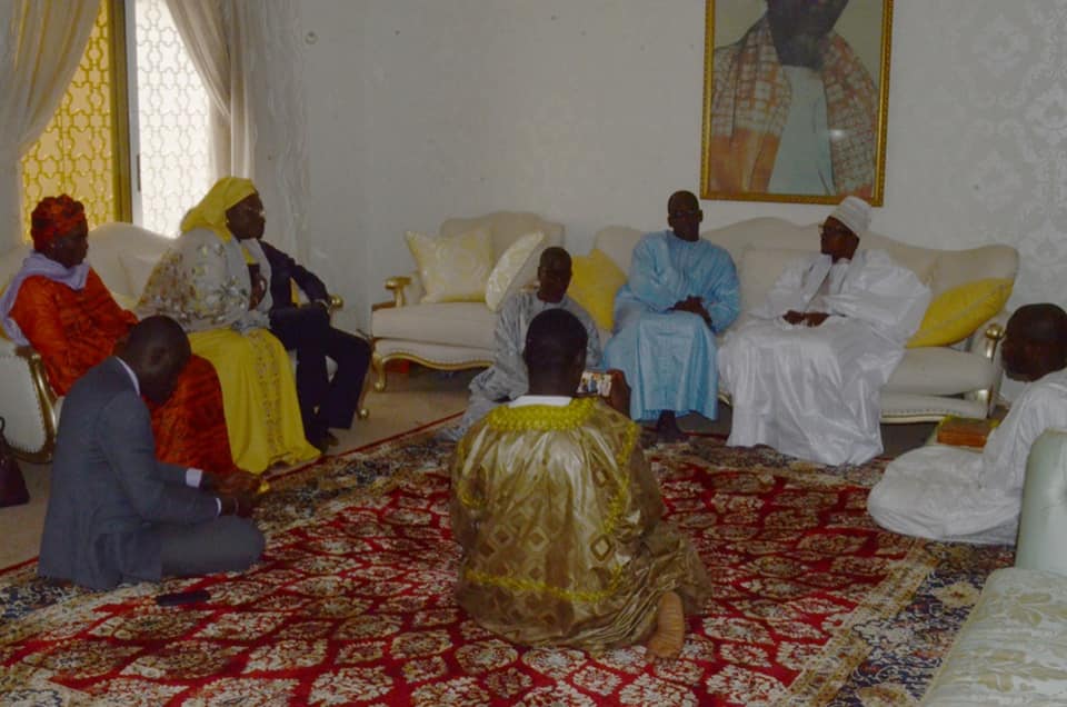 En images, la visite de Diouf Sarr au Serigne Bass Abdou Khadre (10 photos)