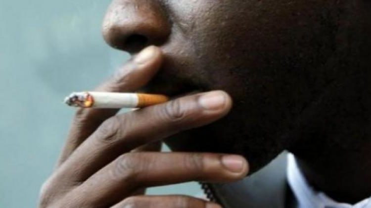Coronavirus : L’AssoCovid-19 avertit les fumeurs sur le risque…