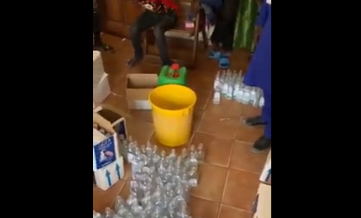 La police démantèle un réseau de fabrique de faux gels antiseptiques (vidéo)
