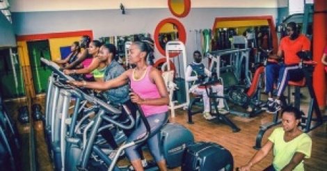 Coronavirus : Les gymnases, des endroits à haut risque de propagation, selon un médecin