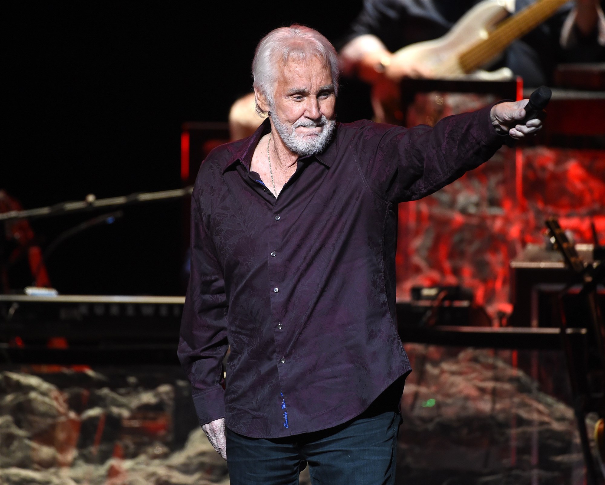 Nécrologie : Le chanteur Kenny Rogers casse sa pipe à l’âge de 81 ans