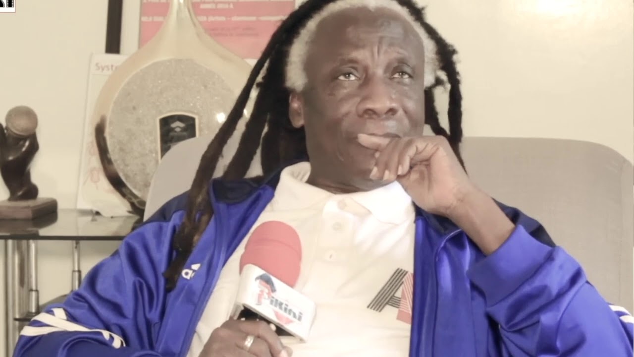 3e Mandat : Ouza Diallo sort « Help me » pour sensibiliser Macky Sall
