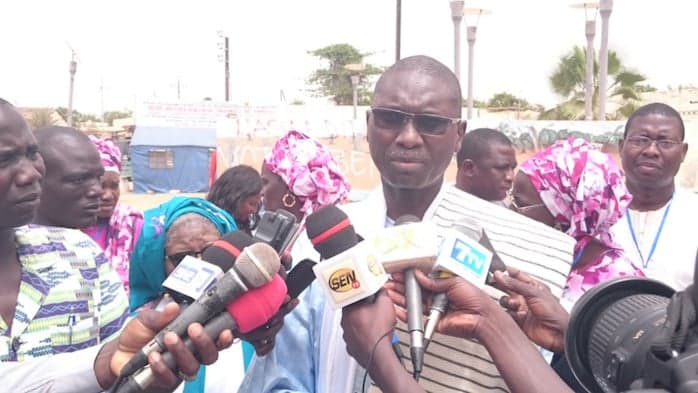 Sensibilisation Covid-19 : Ismaela Madior Fall distribue 1000 masques au quai de pêche de Rufisque