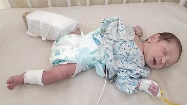 Afghanistan : Ce bébé a survécu au massacre de la maternité de l’Etat islamique, 24 personnes tués
