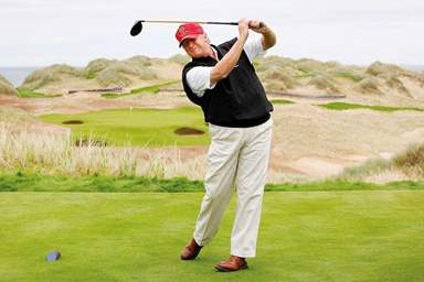 Memorial Day aux Etats-Unis : Trump joue au golf et poste des insultes