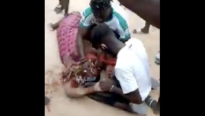 Heurts à Cap Skirring : Une dame grièvement blessée à l’œil (Vidéo) – Senego.com 2020-05-30 22-09-10 Heurts à Cap Skirring : Une dame grièvement blessée à l’œil (Vidéo) – Senego.com 2020-05-30 22-09-10