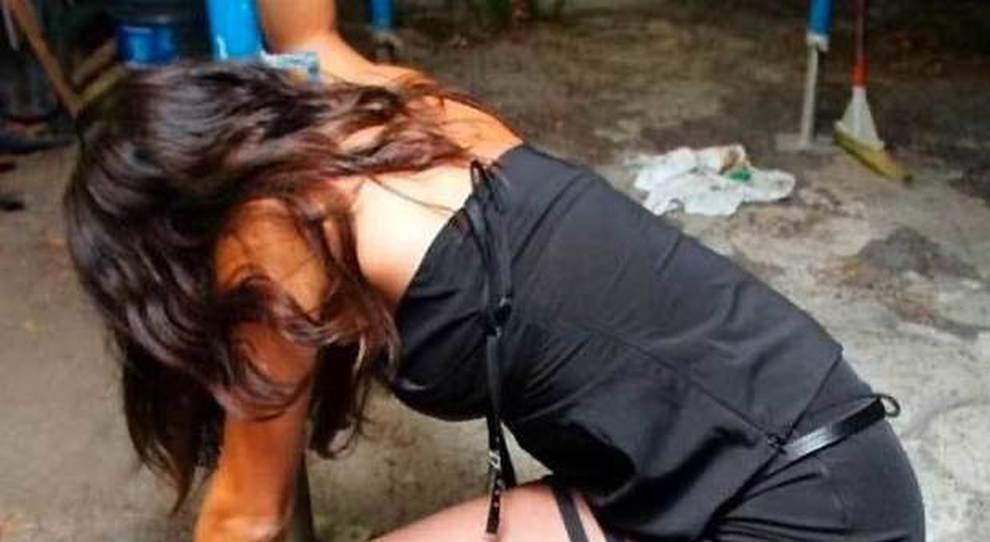 Deux jeunes filles de 14 et 15 ans violées par une dizaine d’hommes
