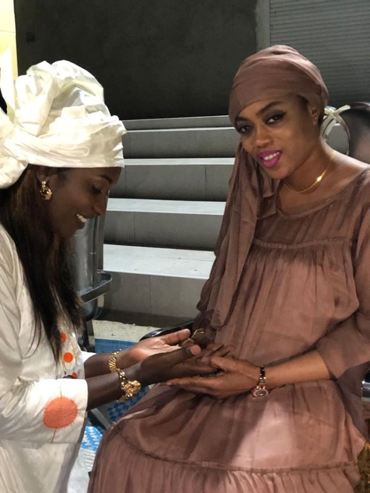 (Photos)Medinatoul Salam : Sokhna Aida Diallo toute rayonnante signe son retour