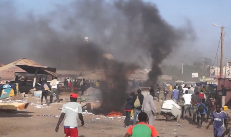 Guinguinéo : Une violente bagarre au cours d’une cérémonie de distribution de vivres à Dara Mboss
