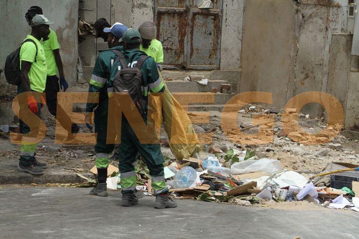 (10 Photos) – Covid-19 : Epargnés par le virus, les éboueurs interpellent Macky Sall