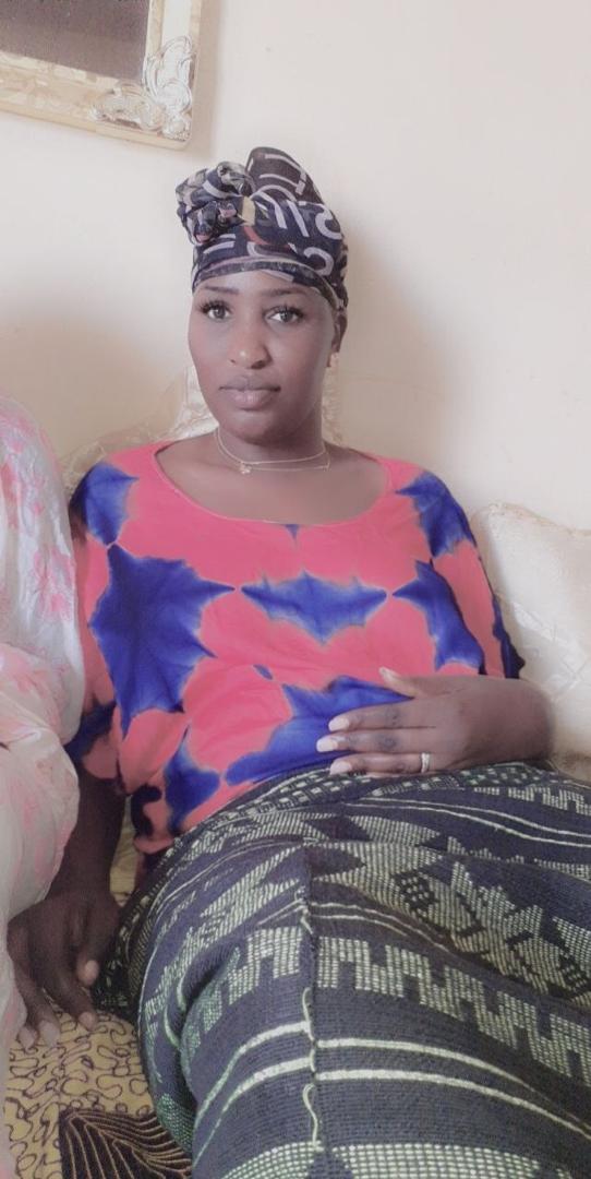Chaste, l’actrice Ngoné Mbaye honore ses parents. Revivez en émotion son “Labane” [Photos+Vidéo]