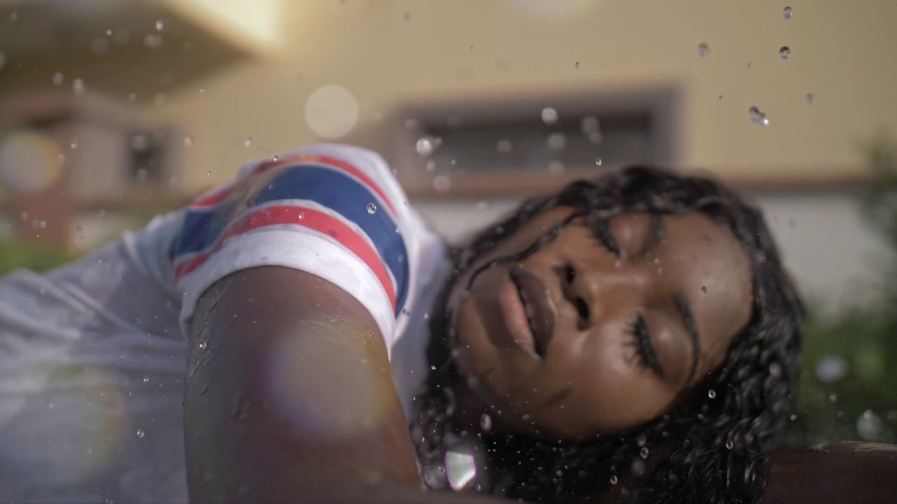 Découvrez enfin le clip hot de Tee et Samba Peuzzi lors de la partouze des jeunes aux Maristes