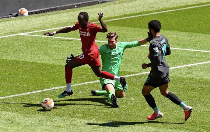 Photos + vidéo: Liverpool : Sadio Mané et Naby Keita marquent à l&rsquo;entrainement à Anfield