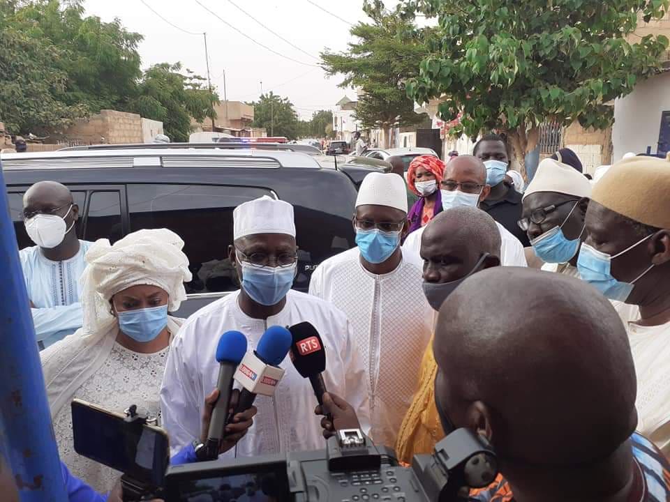 (Louga)Aux obsèques de sa défunte mère : Aminata Mbengue Ndiaye exige le port du masque
