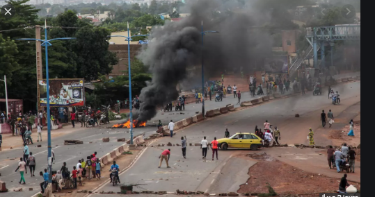 Manifestation au Mali, le fils du président Keïta quitte un poste clé…