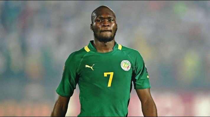 (vidéo) Korité 2021: L’attaquant sénégalais, Moussa Sow prie pour la Palestine, Regardez!