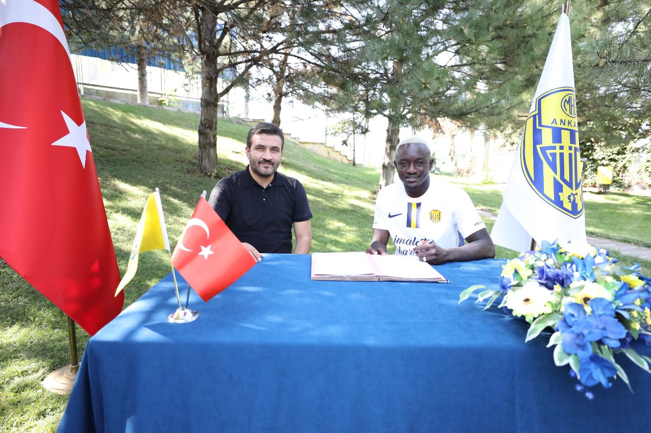 (Officiel) SüperLig : Un autre international sénégalais rejoint la Turquie !