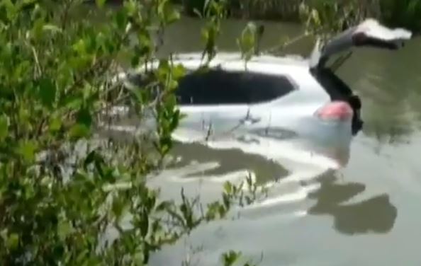 Accident à Ziguinchor : Un 4×4 rate le virage, se retrouve dans le fleuve…(vidéo)