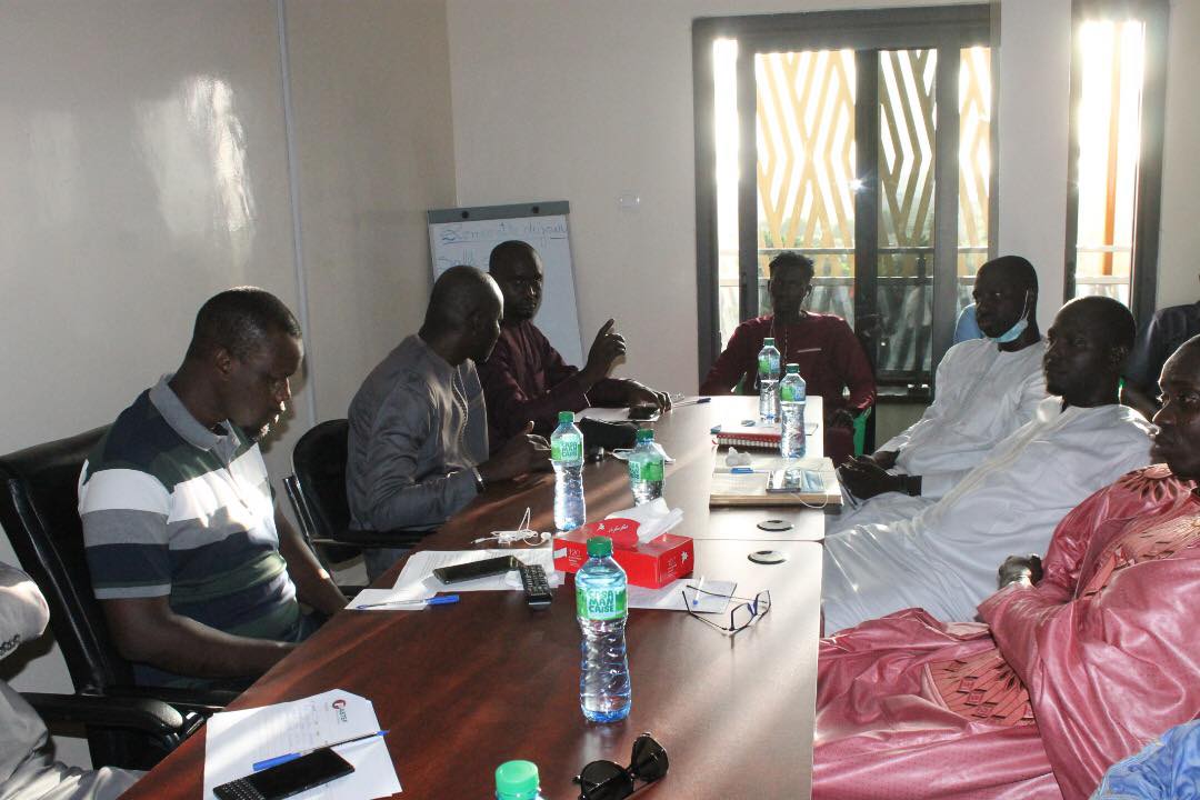 Mercato politique : Ousmane Sonko récupère des “apéristes” de Foundiougne (8 Photos)