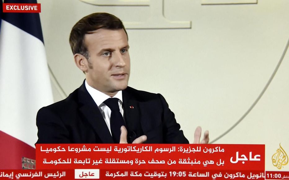 Macron : « Je suis favorable à ce qu’on puisse écrire, penser, dessiner librement en France »