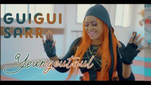 Découvrez la chanteuse Guigui Sarr dans  »Yeungeutoul » – Remix Level up (Vidéo)