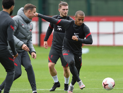 (Photos) Liverpool : Les images du retour de Thiago et Mané, remis du Covid-19…