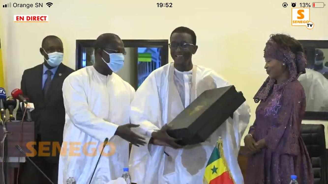 L’ancien ministre Amadou Bâ honoré par ses ex collaborateurs (Senego Tv)