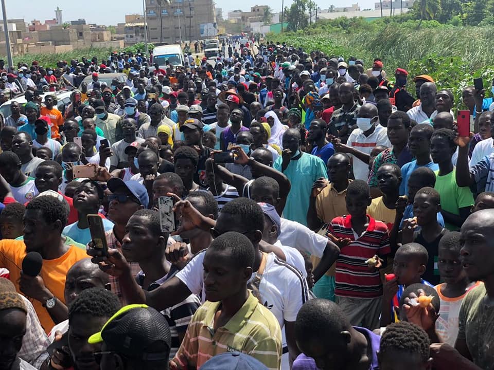 « Sama Suff ma yokk sama armeel »: Le Collectif a marché pour l’extension du cimetière de Pikine