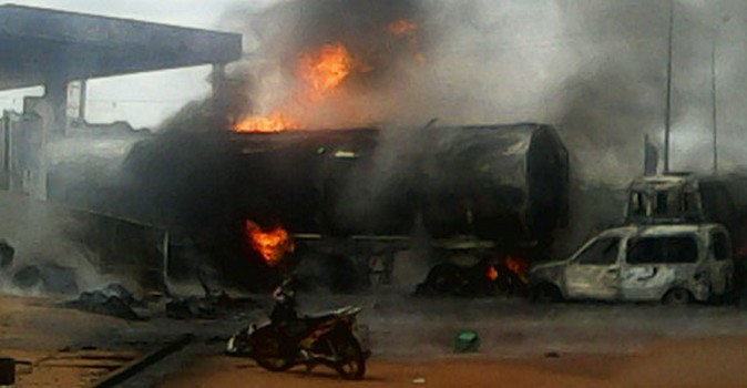 Kahone : Deux camions citernes d’essence ont pris feu