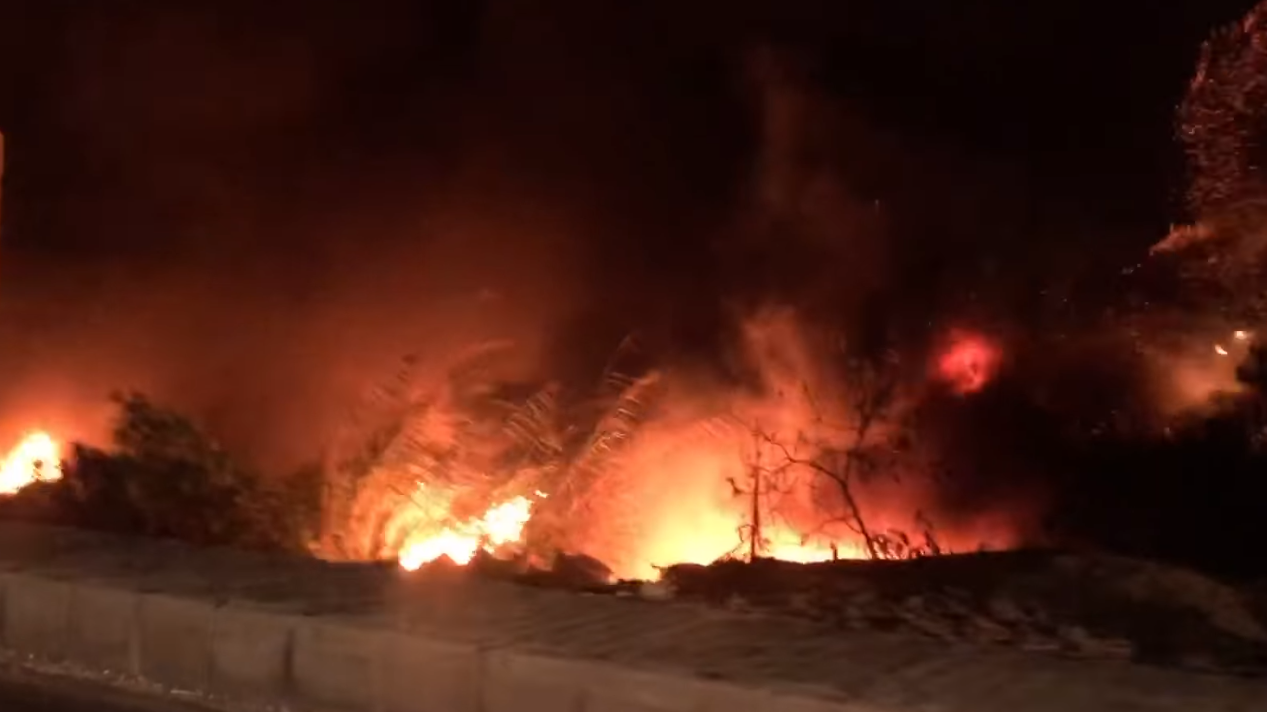Urgent : Un violent incendie s’est déclaré à Technopole. Regardez