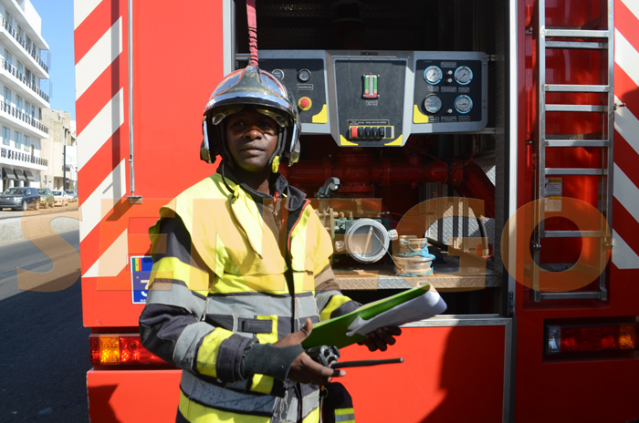 Incendie au cimetière musulman de Soumbédioune : réaction du sergent-chef des sapeurs  (Senego Tv)